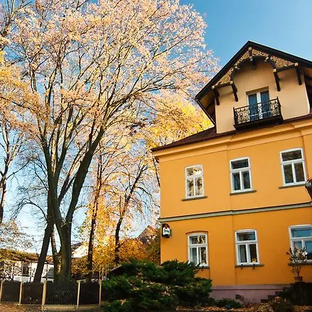 Praha Hotel *