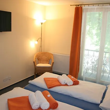 Praha Hotel *